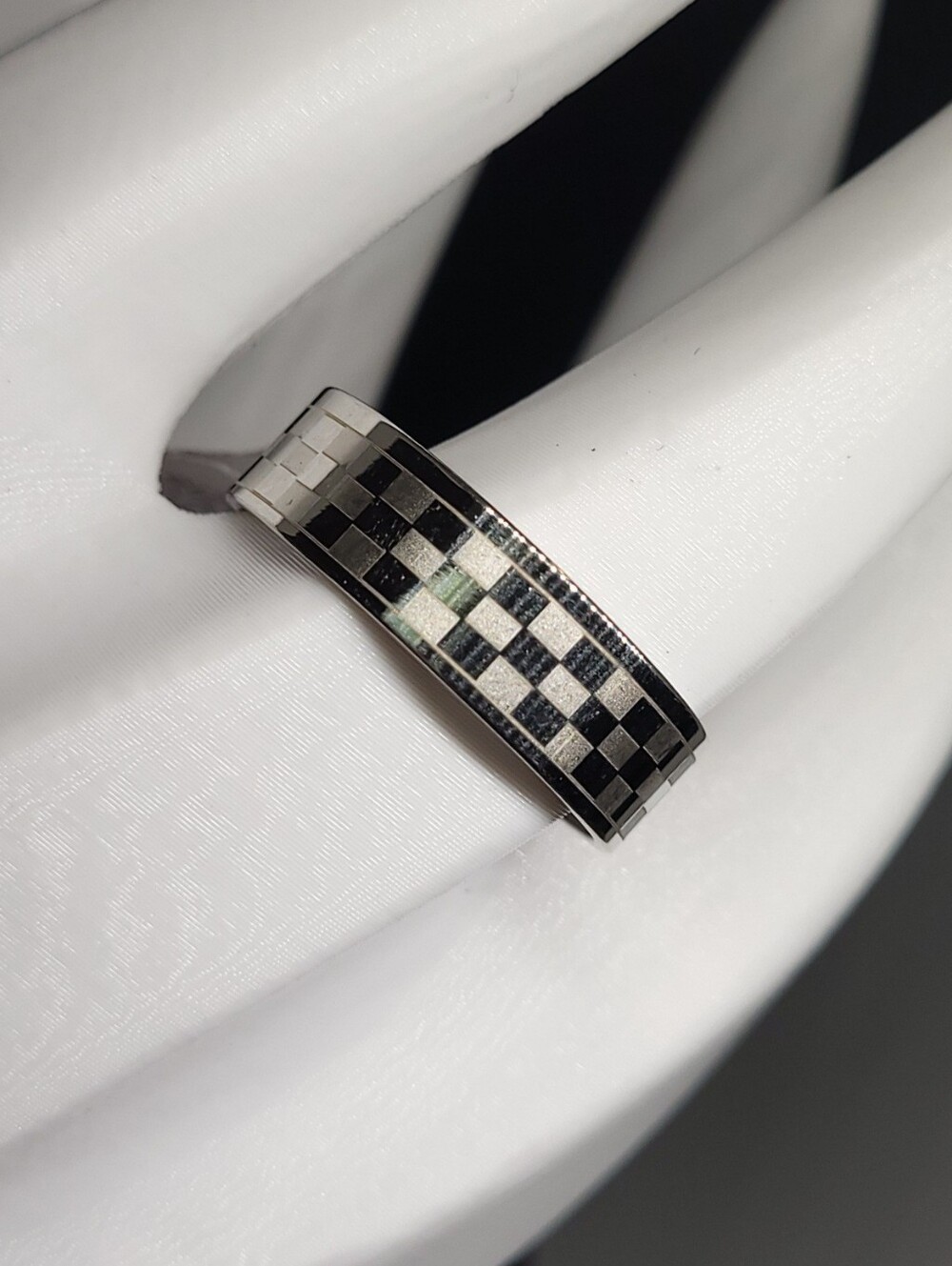 $1 | 12.5 | Checkerboard Wide Band Ring